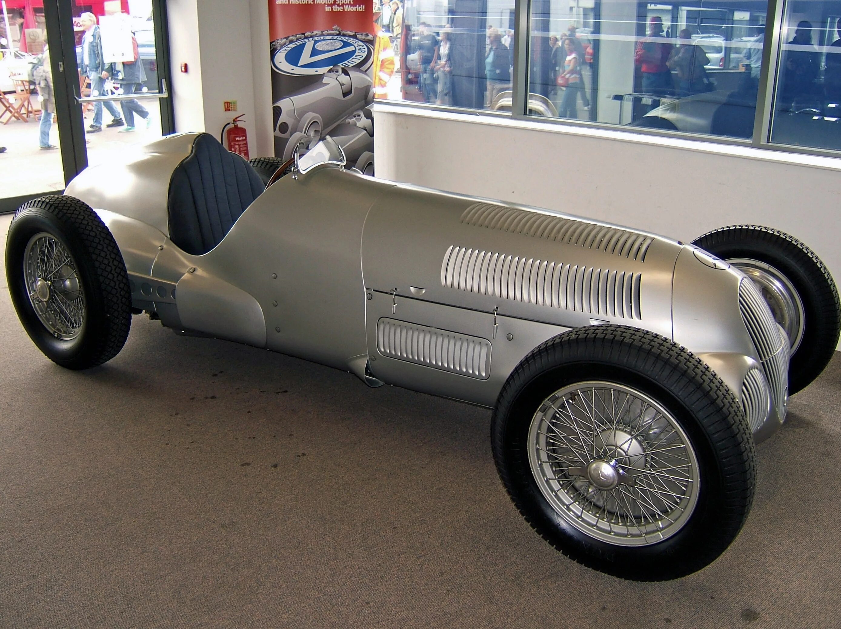 Mercedes-benz w125 1937. Mercedes-benz w154. 1939 mercedes-benz w154. Mercedes w125 silberpfeil. Mercedes-benz w165 1939.