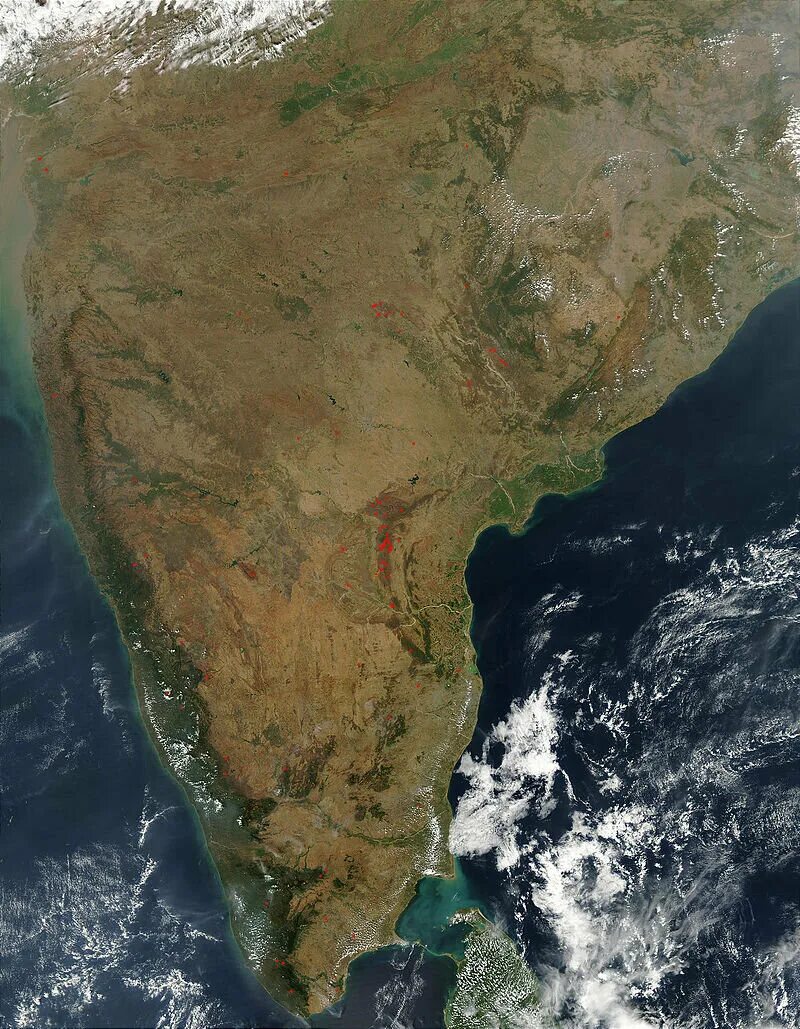 Как называется самый большой полуостров америки. Космический снимок полуострова Индостан. Полуостров Индостан снимки из космоса. Индостан полуостров на карте.