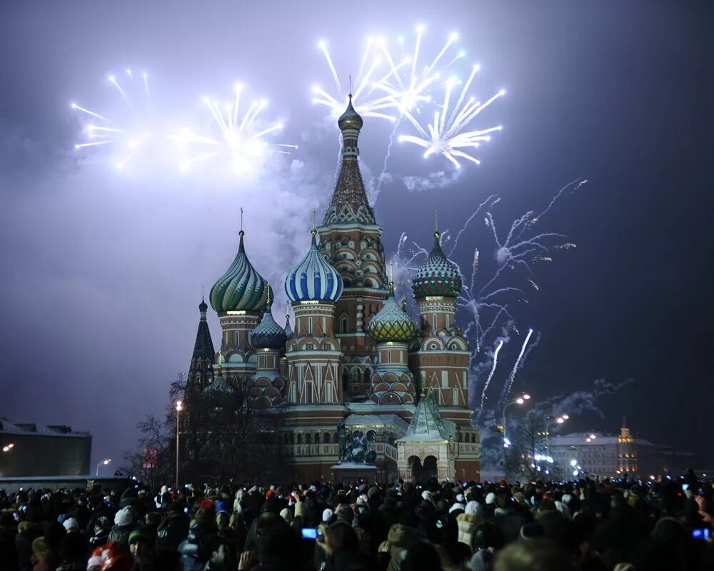 4 декабря 2016. Москва красная площадь салют. Московский Кремль салют. Новогодний салют на красной площади. Новогодняя Москва.