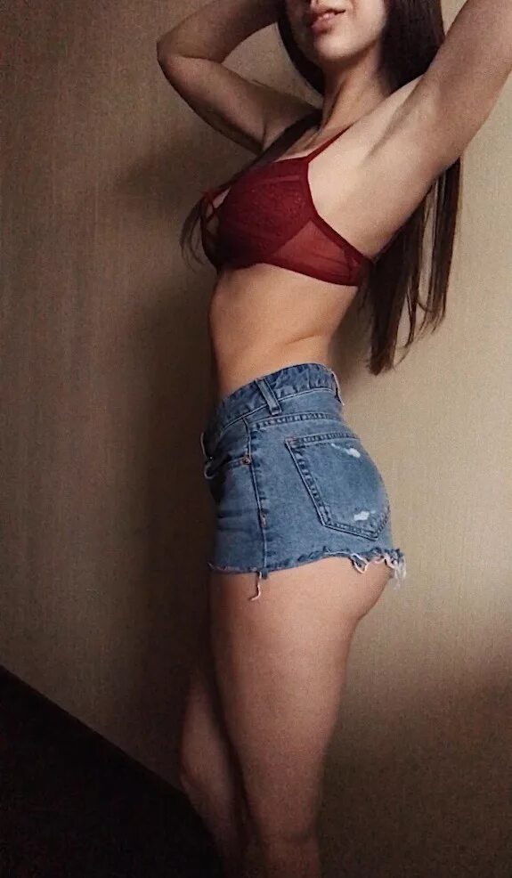Mini diva stop scrolling instagram. Mini diva анна землянова. mini diva актриса. reislin mini diva.