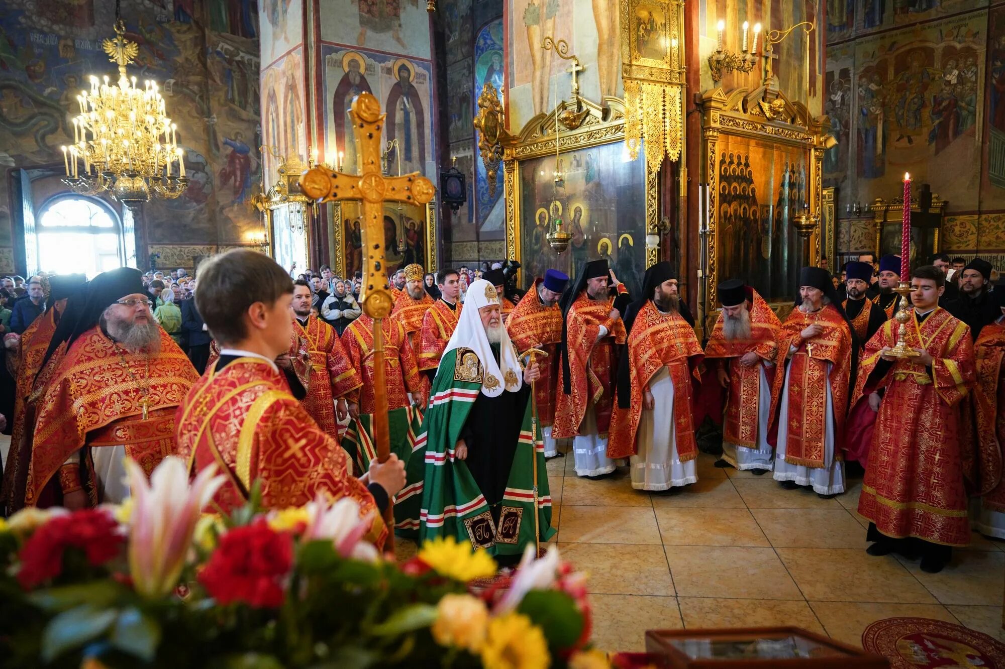 Литургия свято троицкой сергиевой лавры. Свято веровать. Литургия евхаристия. Литургия евхаристия. Обретение мощей гермогена тобольского.