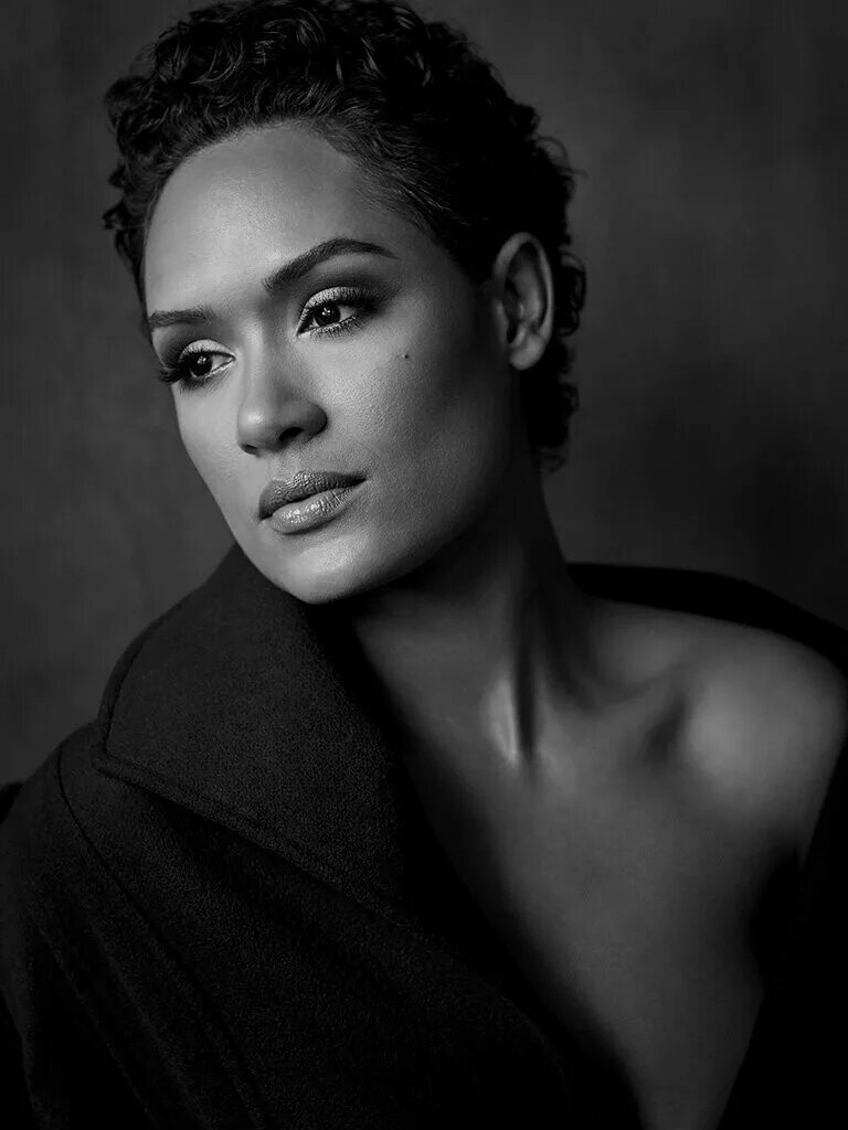 Грейс бальбо. Грейс байерс. Грейс дэвис певица чернокожая. Чери грейс актриса. Рива пейдж одаренные.