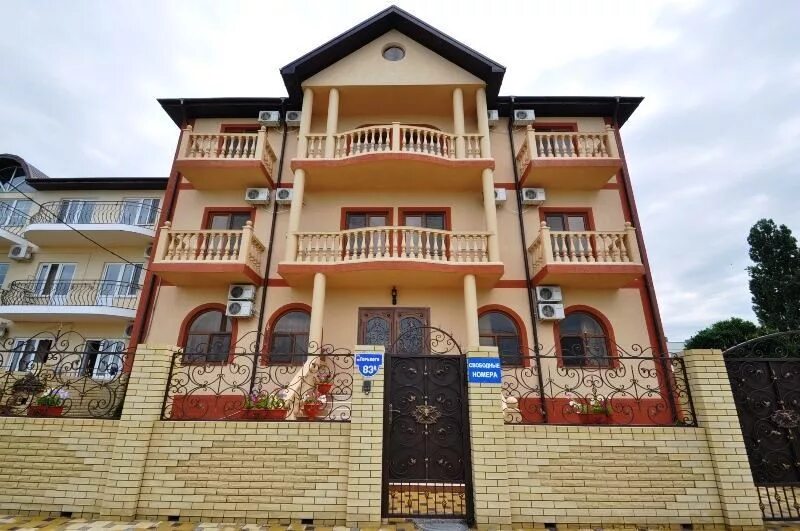 Престиж анапа витязево. Витязево отели с питанием. Витязево отели с питанием. Отель h2o анапа. Анапа витязево парус.