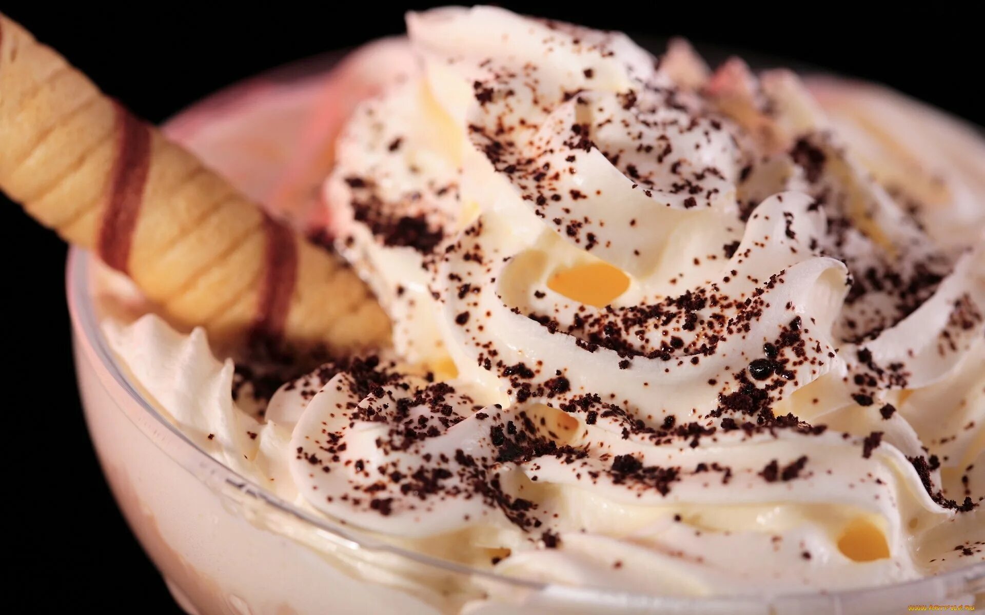 Кремовые десерты. Крем глясе. Мороженое. Крем десерт. Мороженое с шоколадной крошкой.