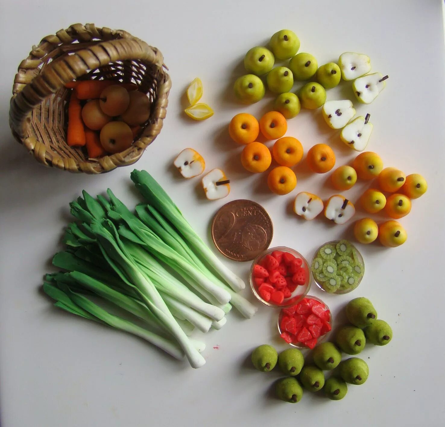 овощи и фрукты из полимерной глины. мини овощи. полимерная глина еда. миниатюра еда из полимерной глины. кулинарная миниатюра из полимерной глины.