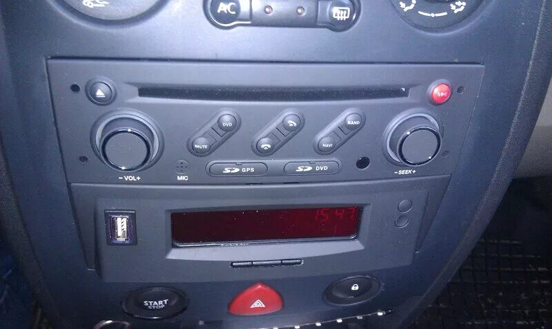Магнитола рено меган 2. Штатная магнитола renault megane 2. usb для магнитолы рено меган 2.