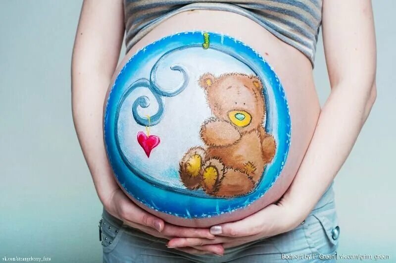 Музыка для малышей в животике. Арт терапия для беременных. Рисунки на беременном животе. Рисунки на животе у беременных. Малыш в животике.
