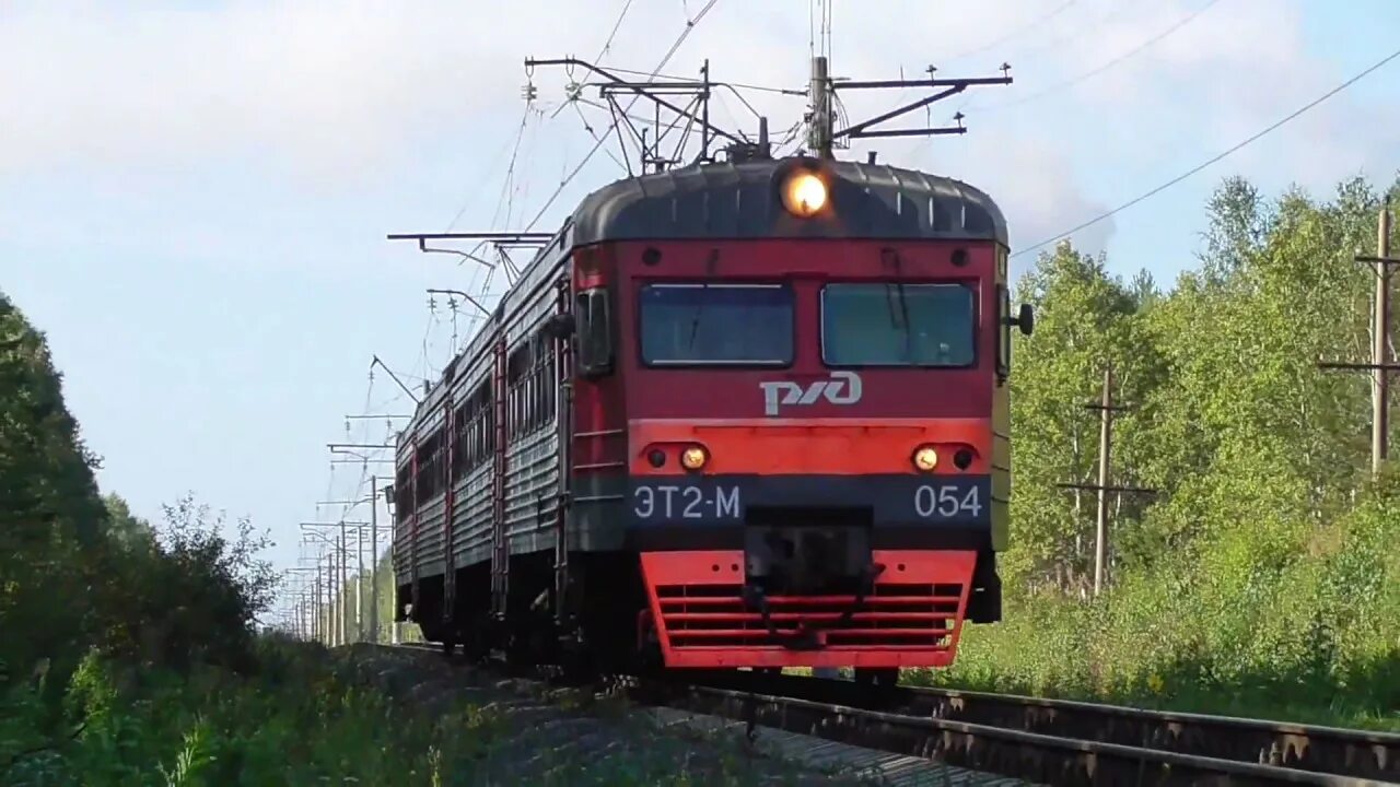 Рефтинский богданович. Эт2м 054. электричка рефтинская егоршино. пригородный поезд рефтинский богданович. электричка рефтинский богданович.