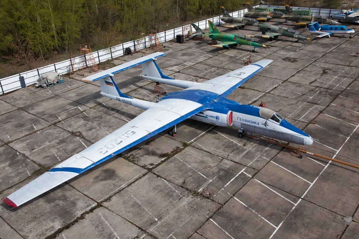 Самолет м б. Самолёт геофизика м-55. М-55 геофизика-2. М-55 самолет Мясищева. Высотный самолет м-55 геофизика.