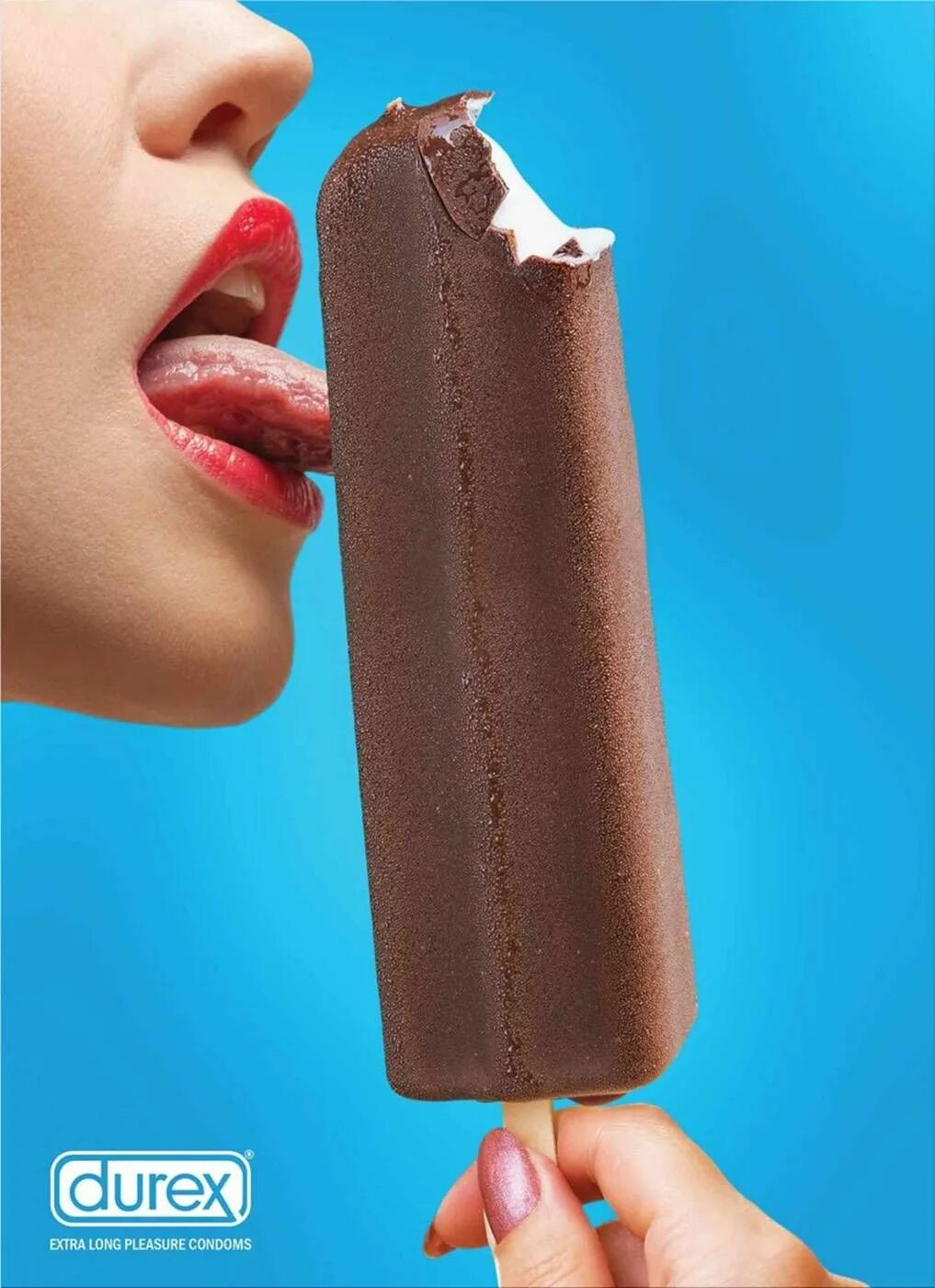 Long pleasure. Мороженое дюрекс. Облизывает мороженое. Креативная реклама мороженного. Лижет мороженое.