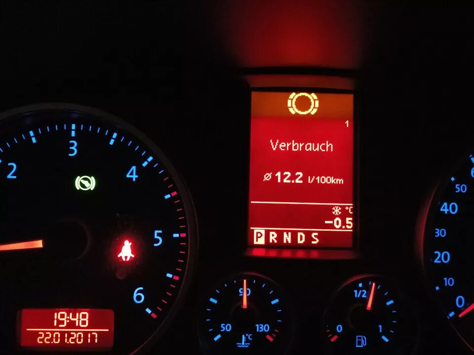 Индикатор тормозной 421. Значок тормозной жидкости bmw e60. Индикатор торможения. Индикатор тормозной жидкости на приборной панели. Значок недостатка тормозной жидкости.
