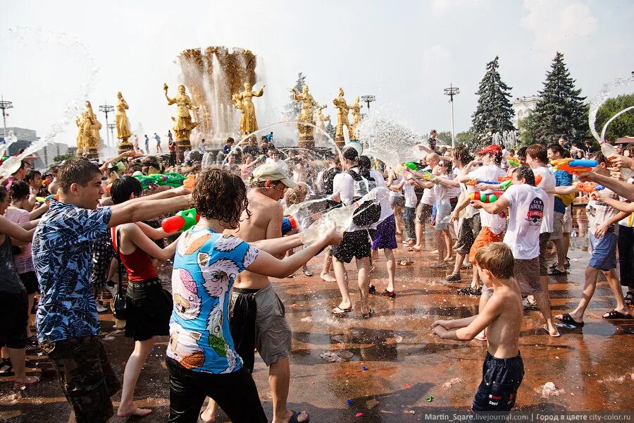 Водная битва ВДНХ 2023. Водная битва ВДНХ 2010. Водная битва детский лагерь. Водная битва на водяных пистолетах. Water fights