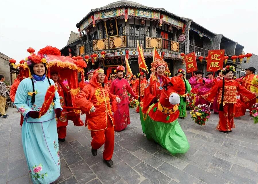 Праздник весны в Китае. Китайский весенний фестиваль. Весенний вестиваль в китап. Праздник весны в Китае традиции.