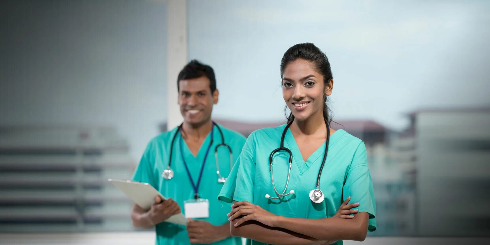 Герой служивший врачом в индии. Врачи индии. Доктор индия. Доктор из индии. Врач индус.