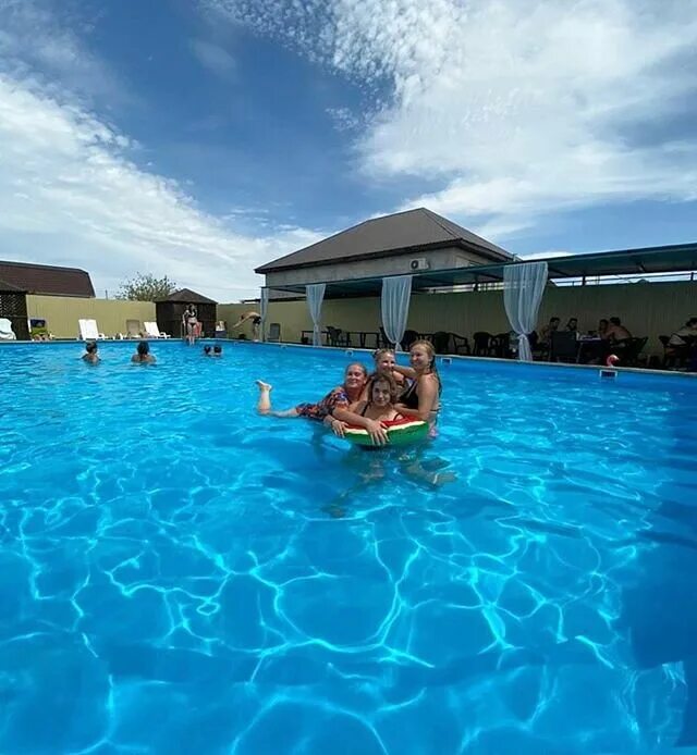 бассейн астрахань. лейка астрахань бассейн. гостиница астраханская астрахань. астрахань звездный спорткомплекс бассейн. бассейн агту астрахань.