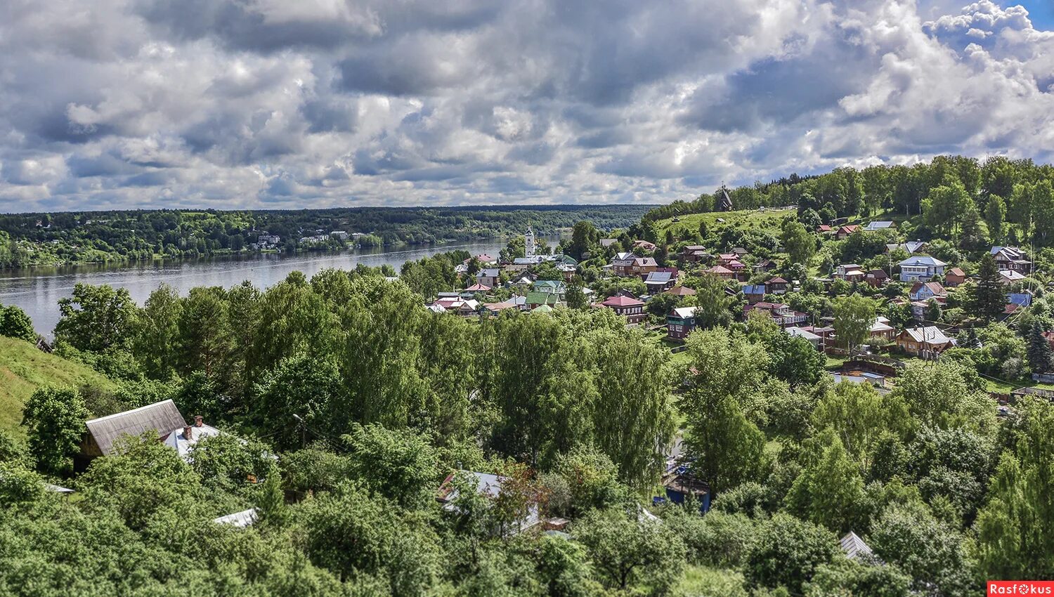 Белый плес белгородская область. Плес золотое кольцо. Осенний плёс ивановская. Плёс город золотого кольца. Плес 2020.