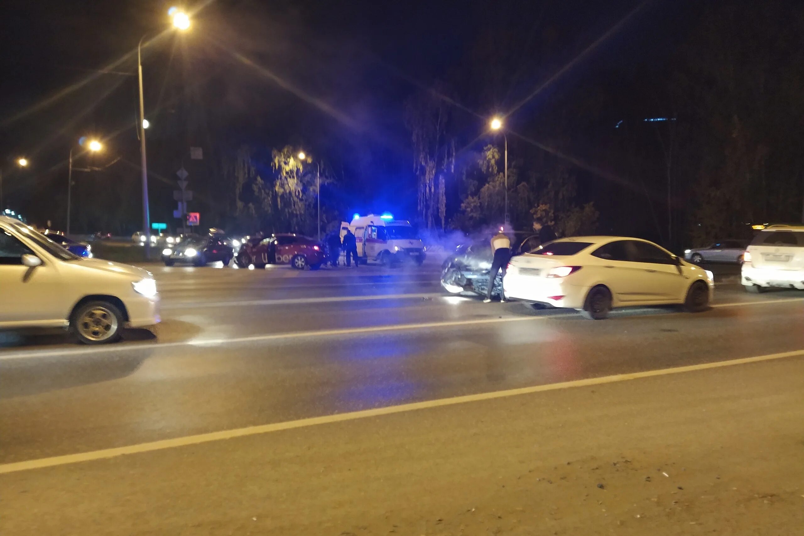 2021. сгорело здание тюмень. 11. перекресток на пермякова тюмень. новости тюмень чп.