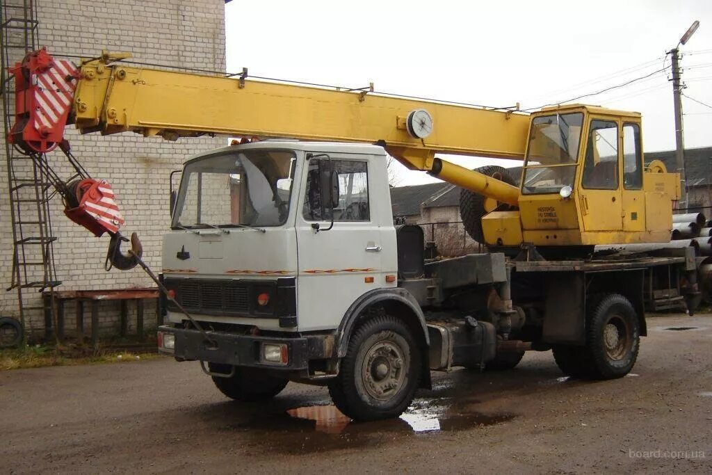 Тонн 16 тонн 25 тонн. Автокран Ивановец КС-35715. Автокран Ивановец КС-35715-2. МАЗ 5337 КС 35715. Автокран МАЗ Ивановец 16 тонн КС-35715.