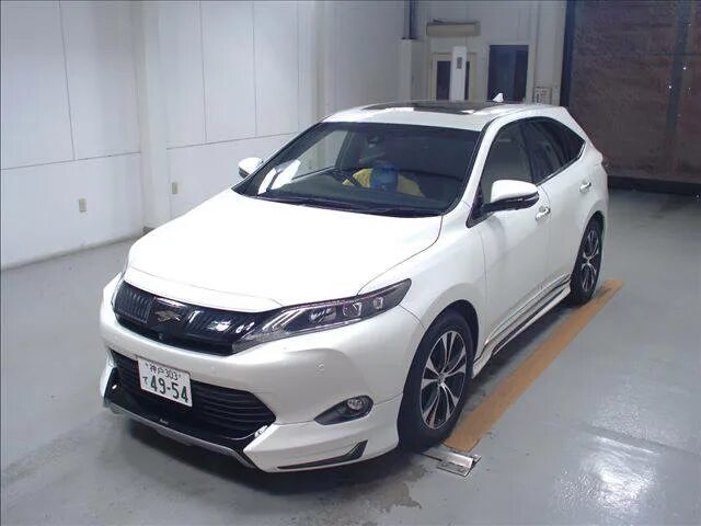 Харриер гибрид купить. Toyota Harrier 2017 гибрид. Toyota Harrier Hybrid 2015. Toyota Harrier 2016 год. Тойота Харриер гибрид 2015.