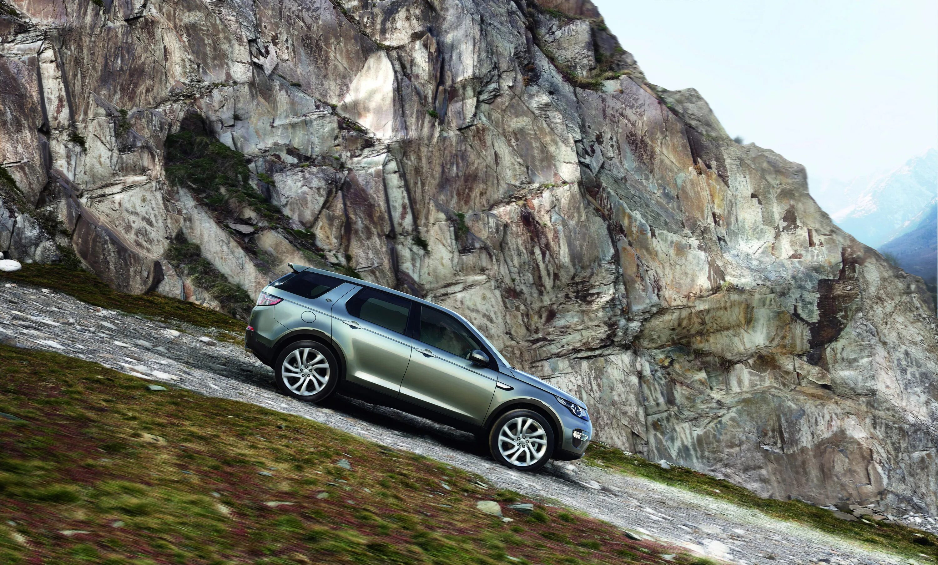 Дискавери 18. Ленд Ровер Дискавери спорт 2015. Land Rover Discovery Sport 2015. Ленд Ровер Дискавери спорт 2016. Ленд Ровер Дискавери спорт 3.