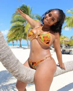 PHANYE HERNANDEZ (60 photos) .