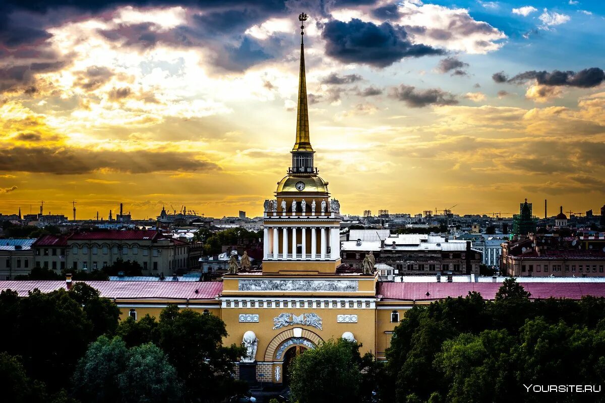 Шпиль в петербурге. Адмиралтейство в Санкт-Петербурге. Здание Адмиралтейства в Санкт-Петербурге. Здание главного Адмиралтейства в Санкт-Петербурге. Захаров здание Адмиралтейства в Санкт-Петербурге.