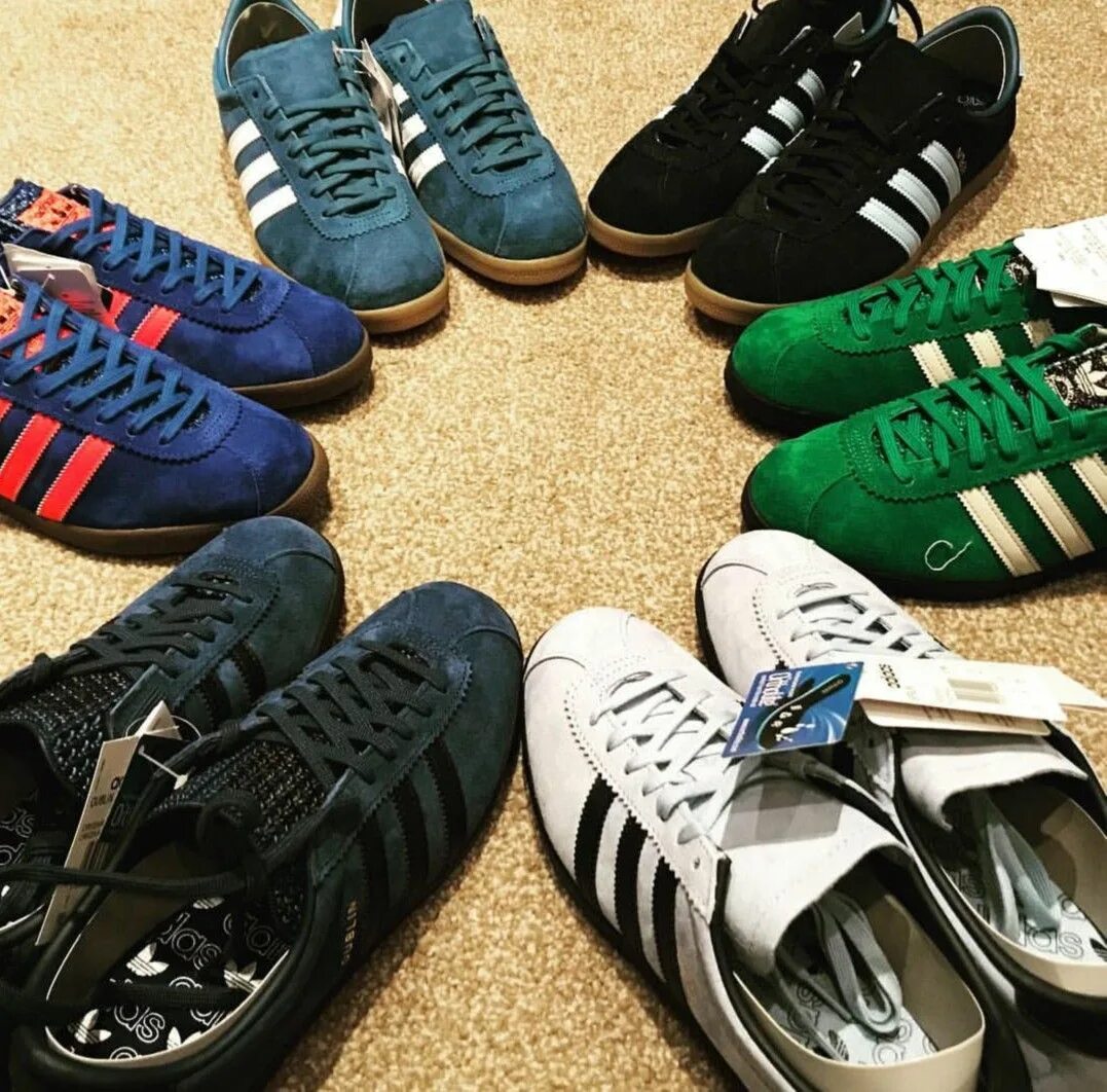 Marke mit den. Кроссовки адидас marke mit. adidas marke mit den with the 3 stripes кроссовки. старые кроссовки адидас терас. оригинальные кроссовки adidas marke mit sensepirts.