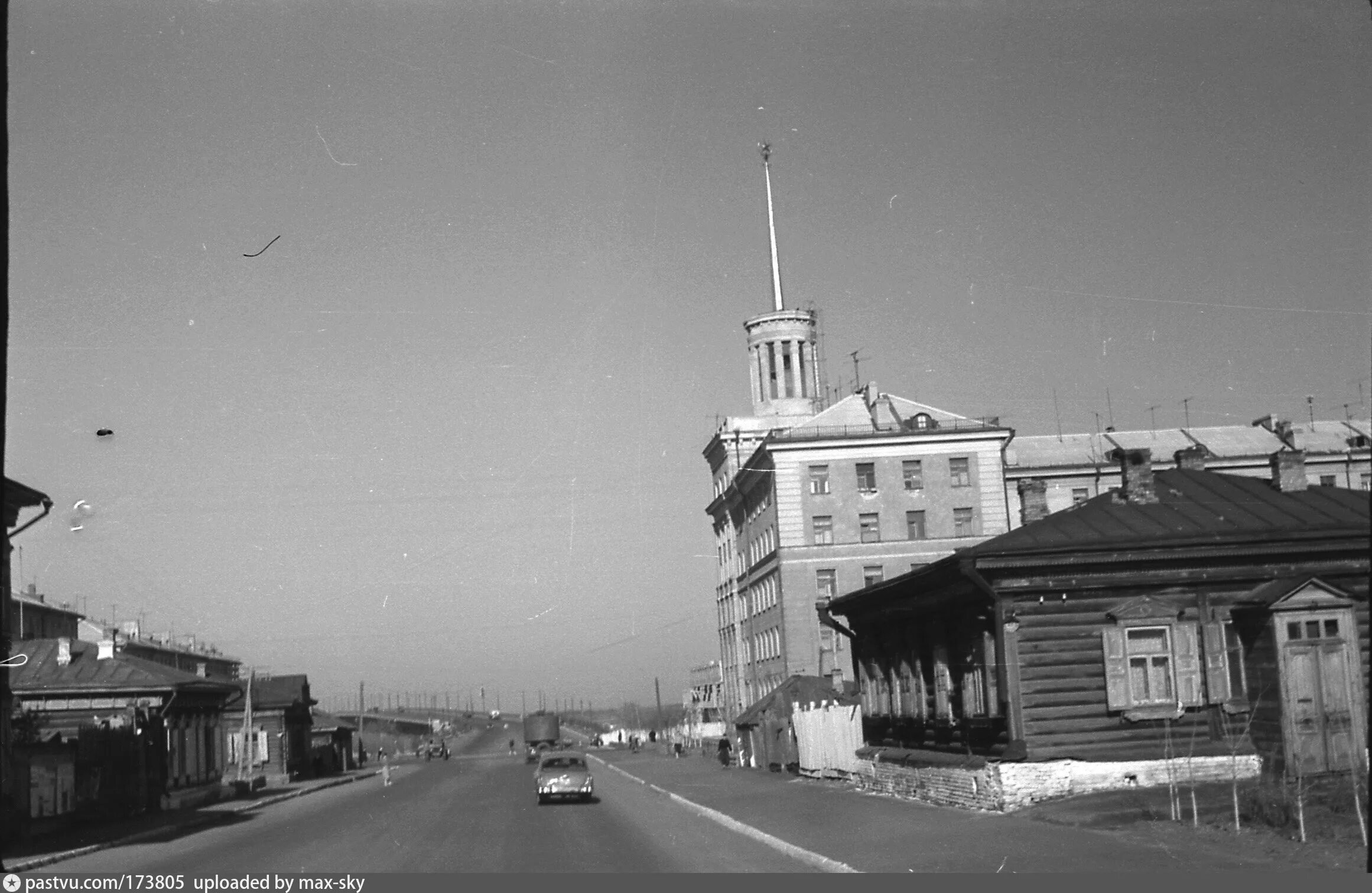 Старый омск в фотографиях. Омск 1955. Старые троллейбусы в омске. Улица бударина омск. Музей омских железнодорожников фото.