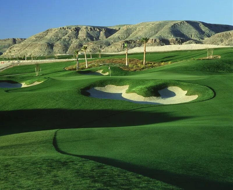 Куплю гольф клуб. Las Vegas Golf. Монтана гольф клуб. Mini Golf las Vegas. Golf course.