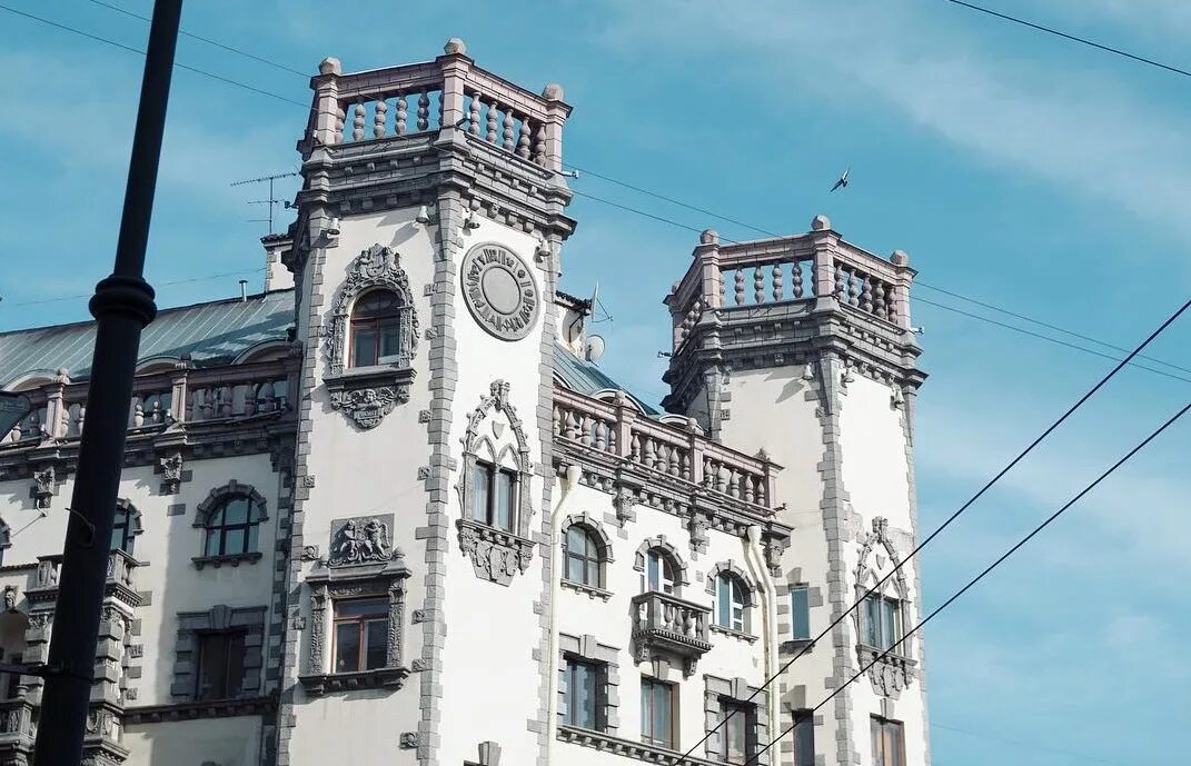 Дом розенштейна санкт-петербург архитектор. Театр миронова на петроградке. Дом розенштейна белогруда. Дом с башнями в санкт-петербурге розенштейна. Дом с башнями в санкт-петербурге розенштейна.