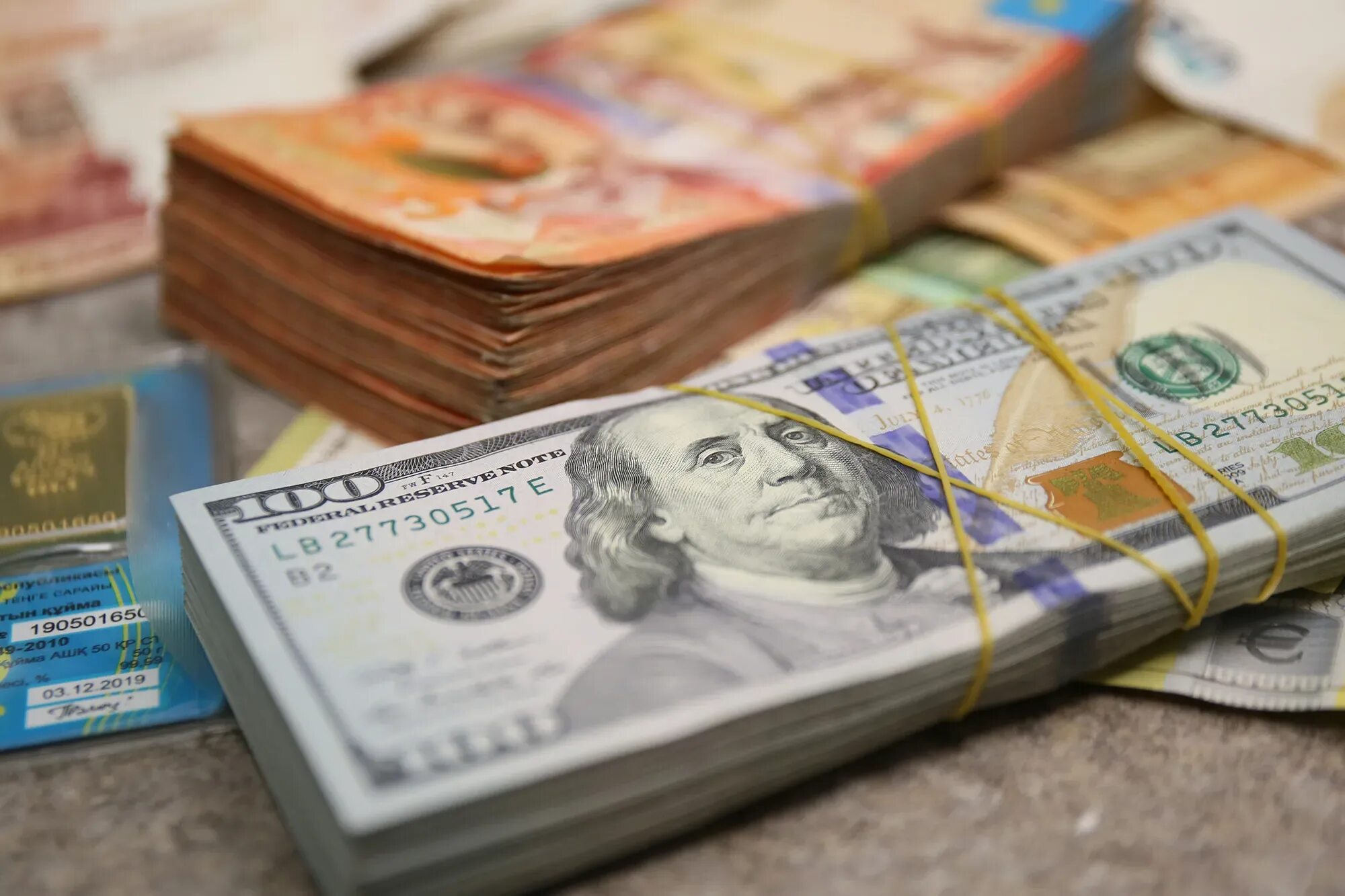Тенге к доллару. Доллар фото. Казахский тенге к доллару. Курс тенге. Доллар в тенге 2024