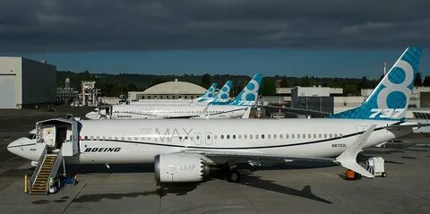 737 max 10