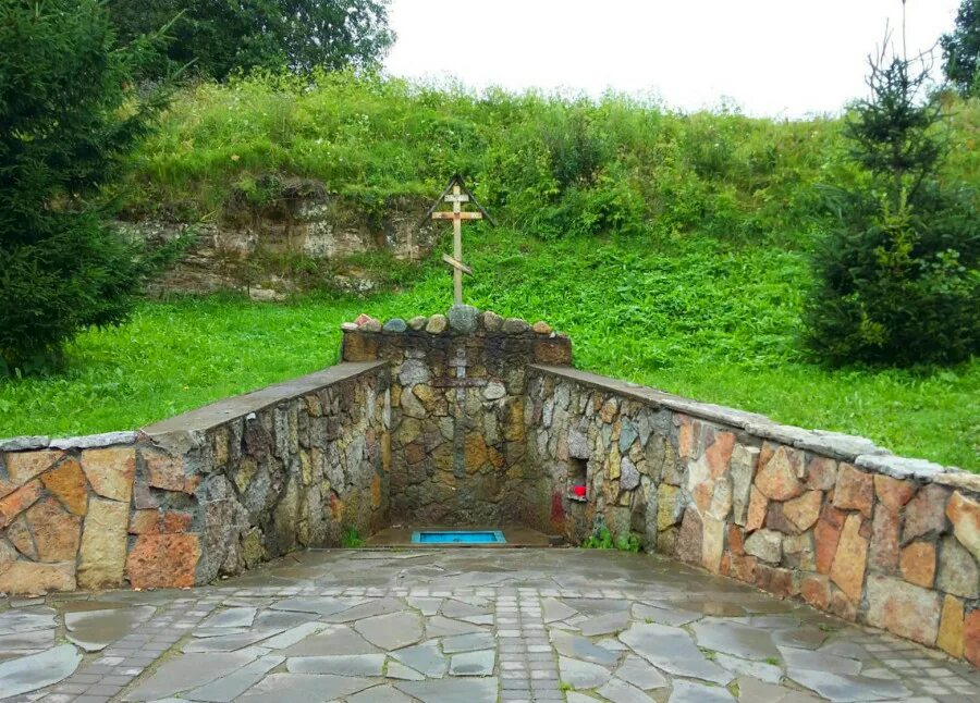 Родники в краснодарский. Источник св. Параскевы пятницы Старая Ладога. Родник Симферополь. Целебный Родник Симферополь.