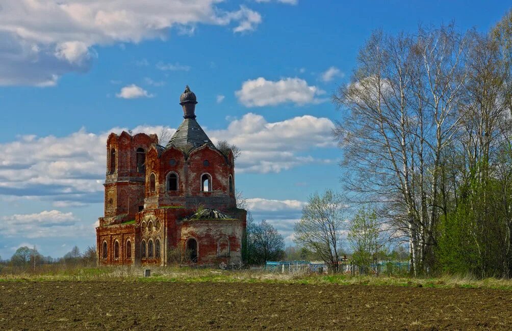 Савино смоленской. Ивашково Бежецкий район. Ивашково Тверская область. Село Ивашково Церковь. Сергиева пустынь Бежецкий район.