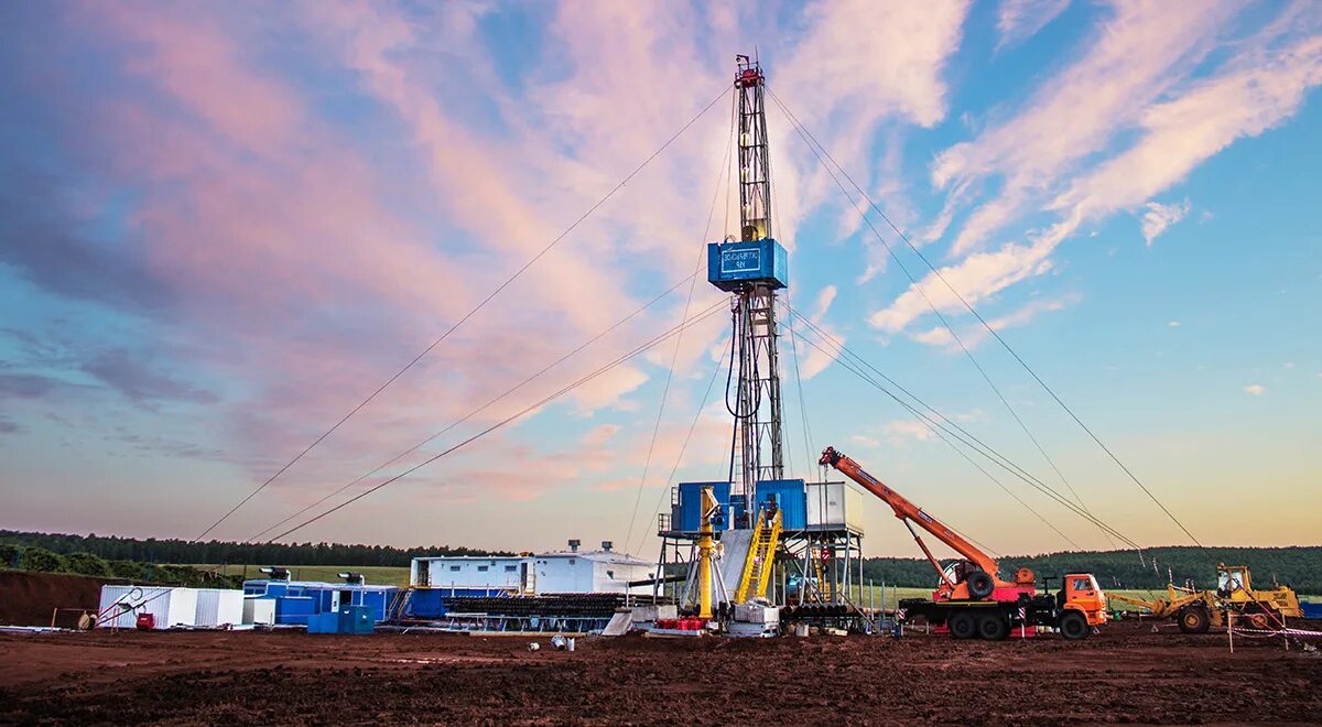 Технологическая схема бурения нефтяных скважин. Бурение нефтяных скважин схема устройство бурения. Добыча газа на ямале. Строительство эксплуатационной скважины. Сухое бурение.
