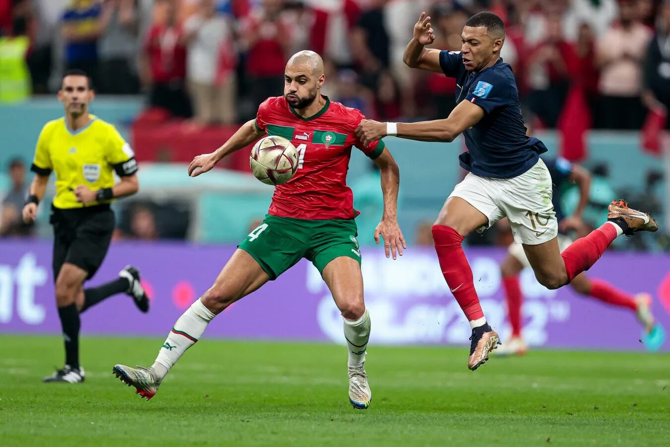 Франция марокко 2-0. Матч франция марокко 14 декабря. Софьян амрабат фейеноорд. Франция марокко 2-0. Франция марокко матч.