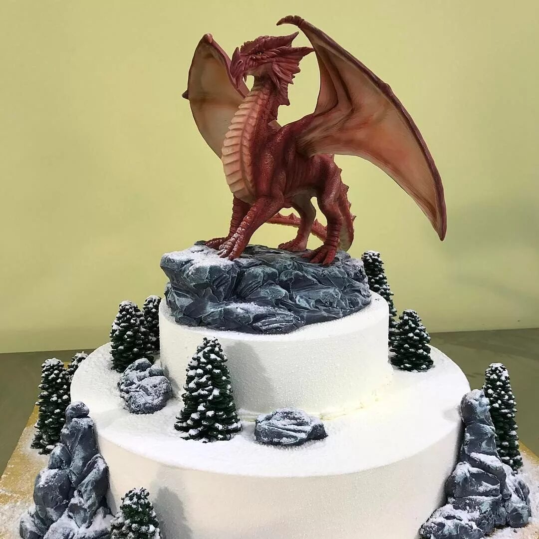 салат в виде дракона. тортик с драконом.