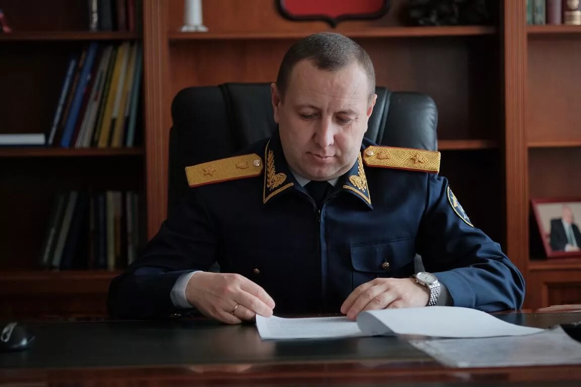 Судов принимает руководитель следственного