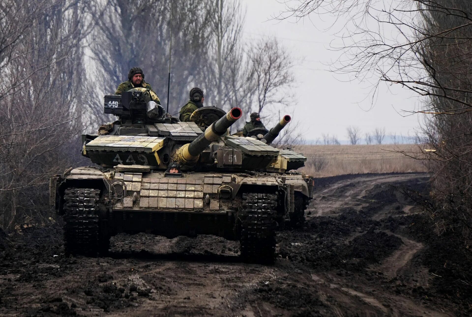 Какая ситуация в днр. Войска днр освободили волноваху. т-72 всу. танк лнр т 72. военные днр волноваха.