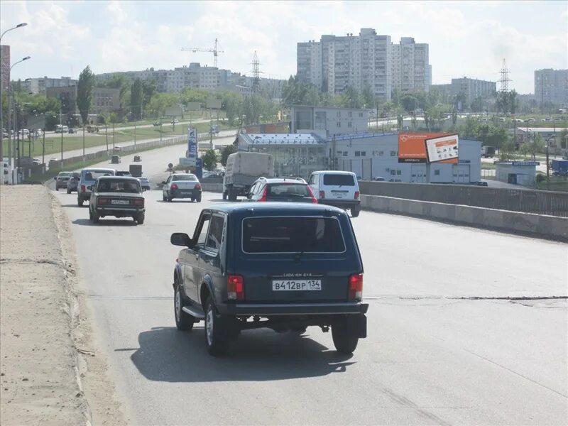Проезд дорожников 44. Дорожников 6 волгоград. пробки на проезде дорожников волгоград. дорожники из волгограда в херсоне на восточном.