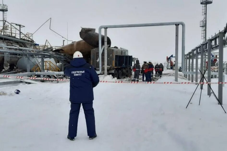 Что взорвали в татарстане. Взрыв резервуара в Татарстане. Малая нефтяная компания Татарстана. Авария нефти Татарстан. Завод воды в Сарманово.