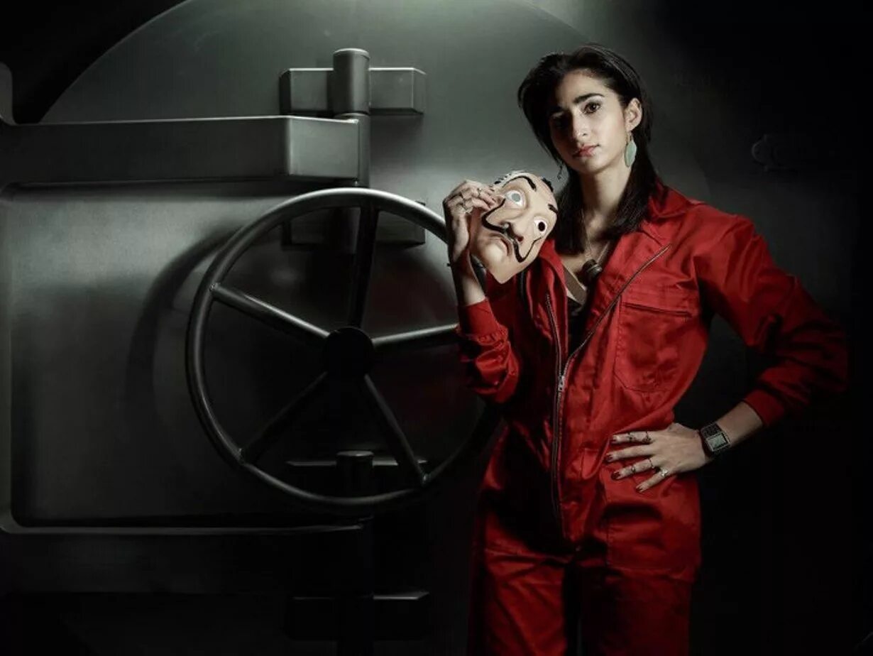 Бумажный дом как зовут. Найроби бумажный дом актриса. la casa de papel найроби. агата хименес бумажный дом. клаудия салас бумажный дом.