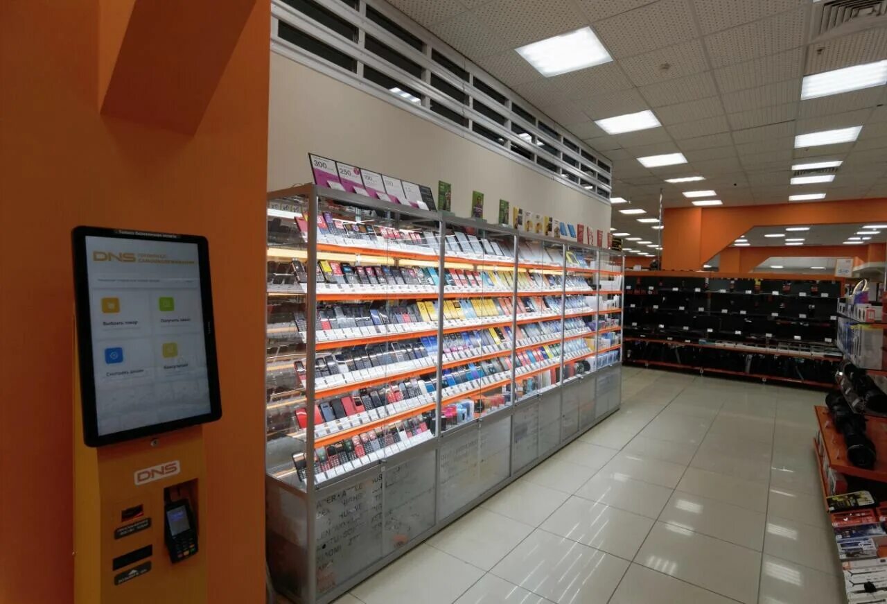днс фасад магазина. днс тольятти омега. , д. днс тц мир сургут. днс тольятти чайкиной 85.