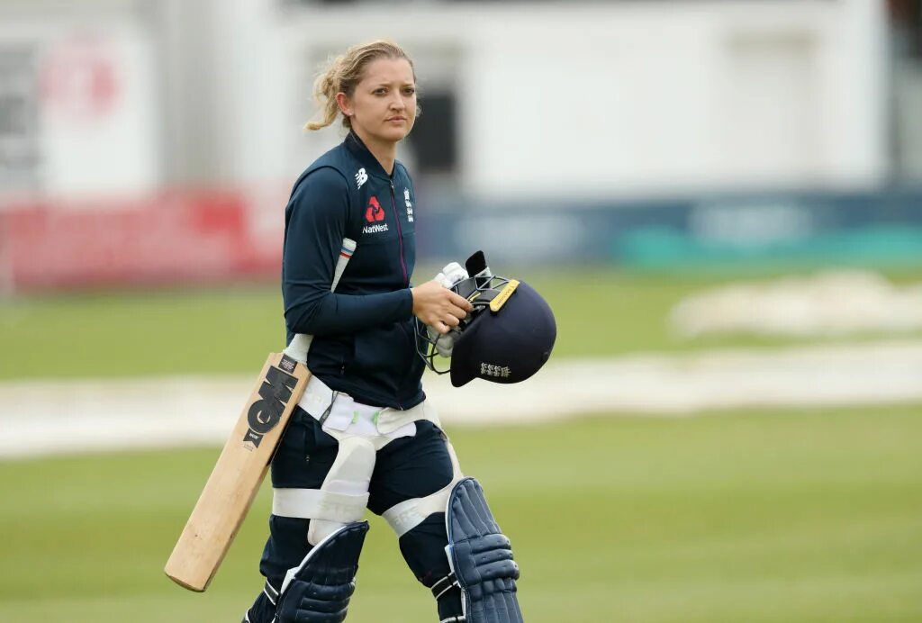 English women 1. Sarah Taylor модель. Крикет девушка. Women cricketers Sarah Taylor.