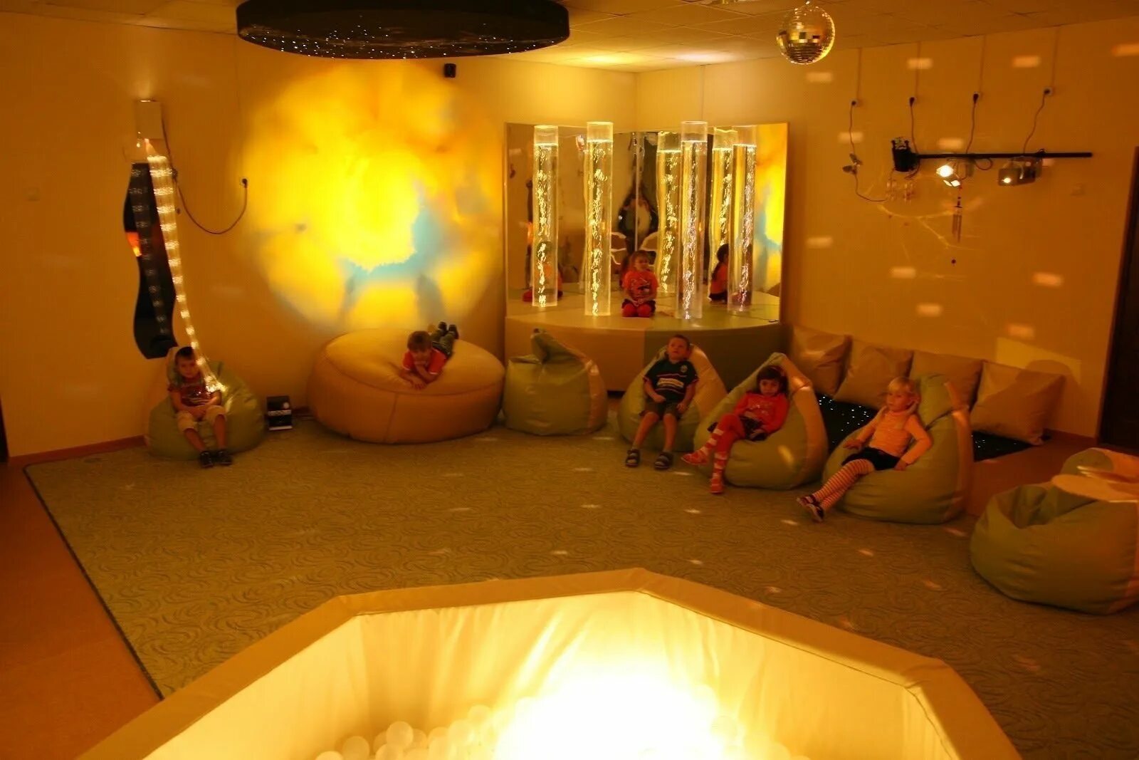 Музыка релаксации разгрузки. Комната релаксации в школе. Музыка релаксации разгрузки. Способы психологической разгрузки. Комната релаксации для детей.