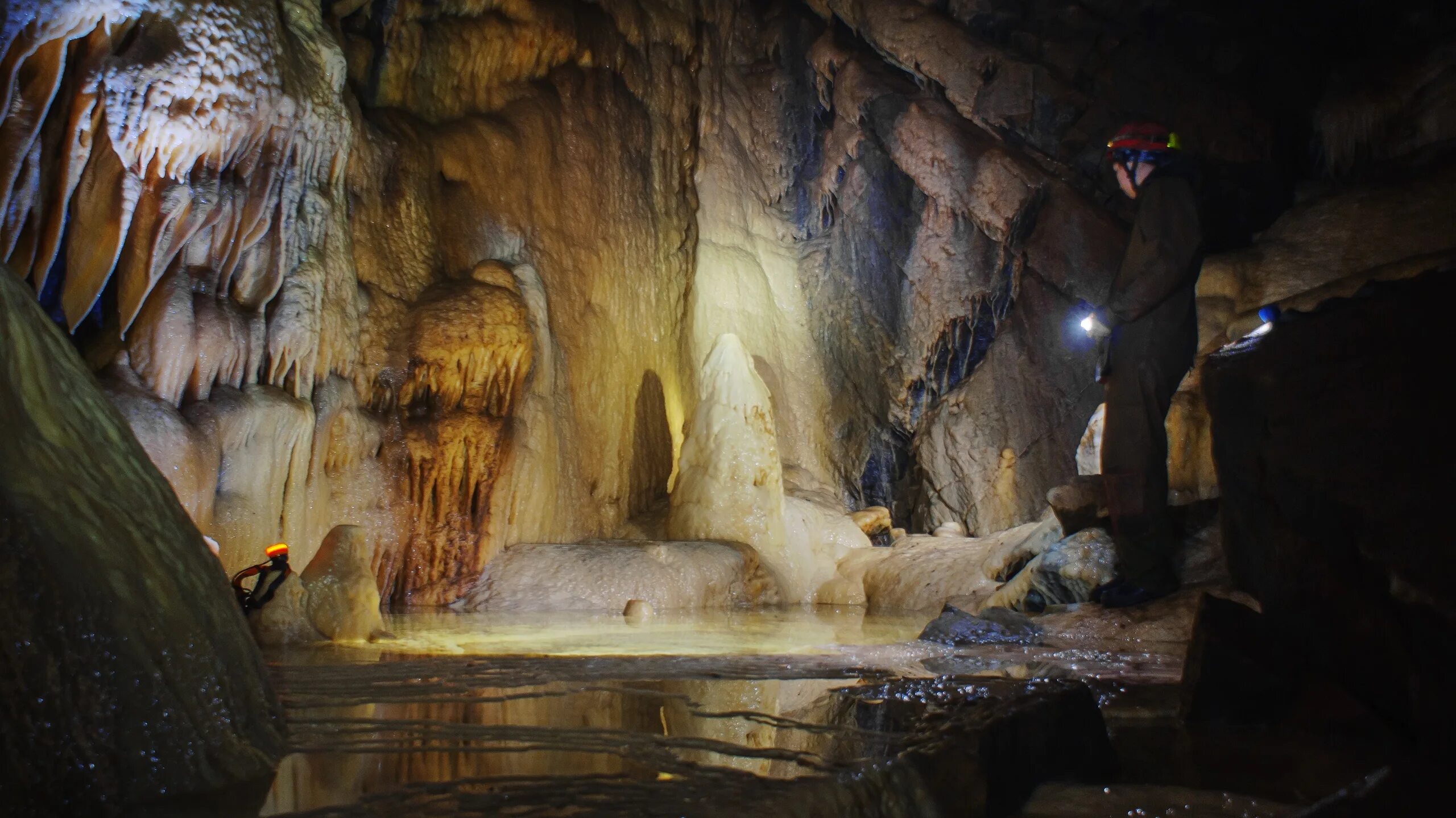 каньон сухая балка гуамское ущелье. пещера ущелье. монахова пещера гуамское ущелье. пещера ущелье. ущелье цице адыгея.