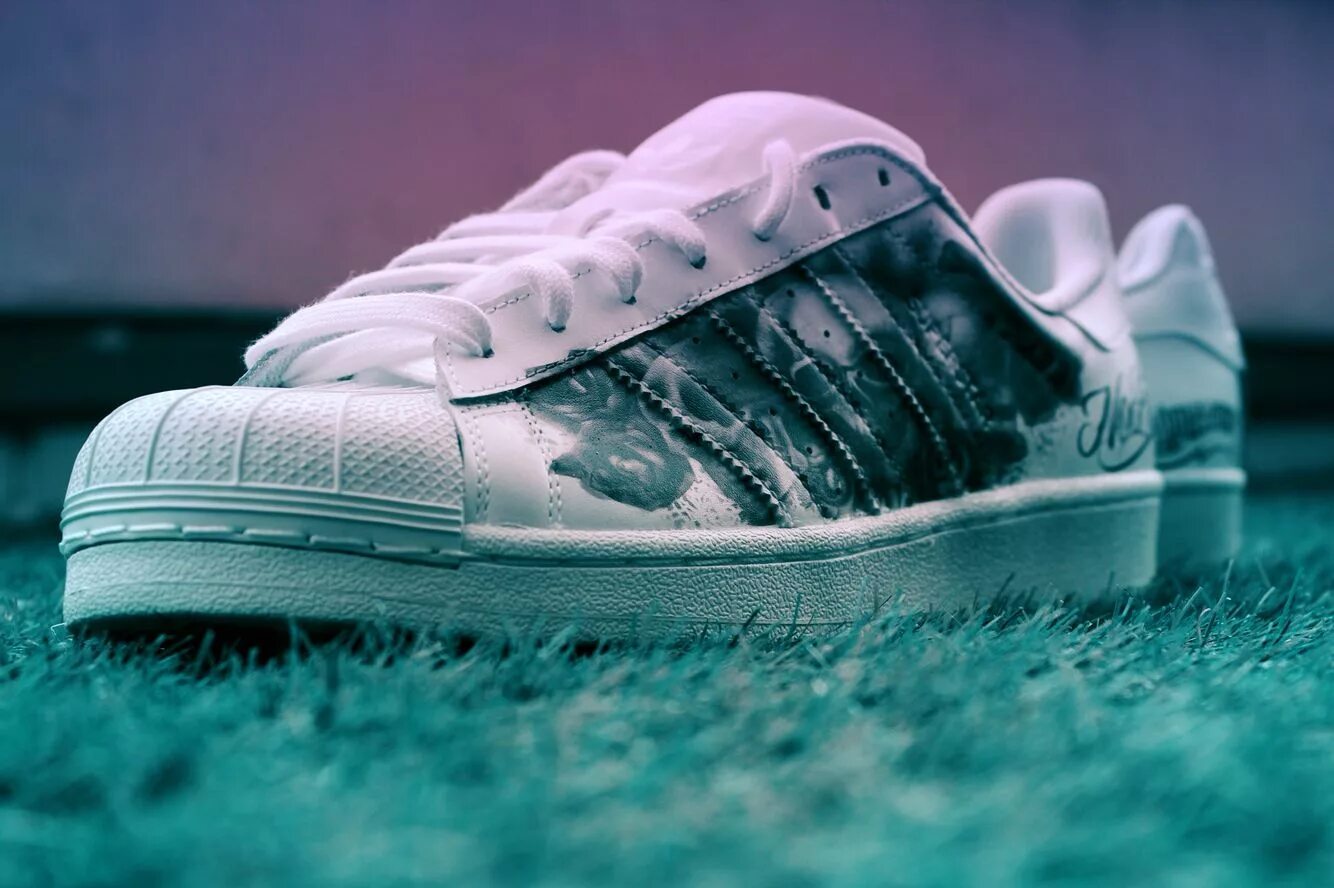 Adidas Superstar. Adidas Superstar Custom. Adidas Superstar кастом. Кастом кроссовок адидас. Адидас кроссовки песня