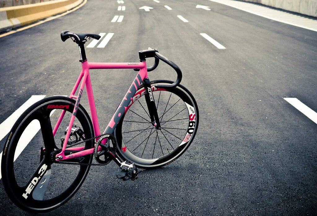 Розовый фикс. Fixed Gear велосипед. Розовый fixed Gear. Лежак fixed Gear. Fix low