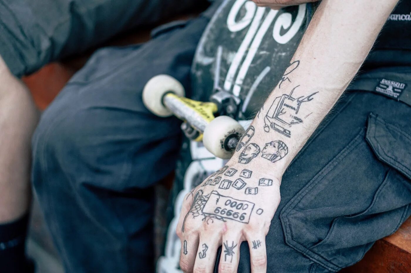 Татуировки для парней. Татуировки для мальчиков. Татуированные подростки. Мэтт лауриа тату. Татуировки для подростков мальчиков.