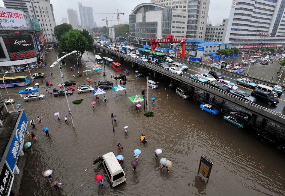 Какое наводнение в китае. Наводнение Хубэй. Шанхай наводнение. Потоп в Китае. Wuhan город в Китае наводнение 1931.